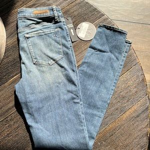 NWT Articles of Society Hilary Distressed High Rise Skinny Jeans 26 Helen BLUE